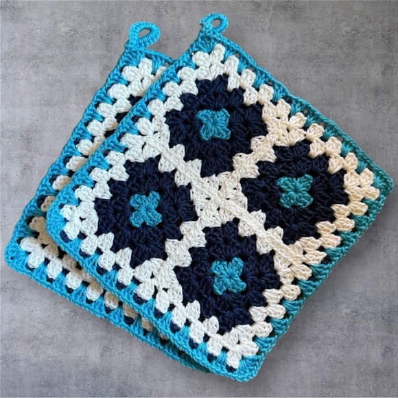 Granny Square Handcrafted Hot Pad / Pot Holder - NEW - Picture 1 of 3